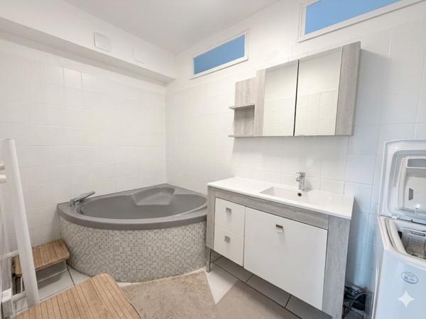 Duplex De 90 au 5ème et Dernier Étage avec Terrasse de 17 m²   Avec parking privatif Dernier étage avec vue imprenable !