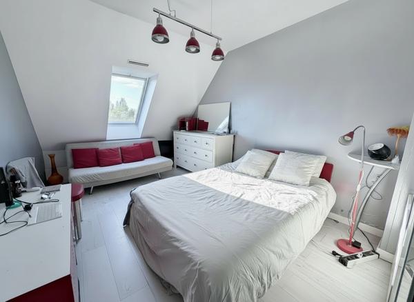 Duplex De 90 au 5ème et Dernier Étage avec Terrasse de 17 m²   Avec parking privatif Dernier étage avec vue imprenable !