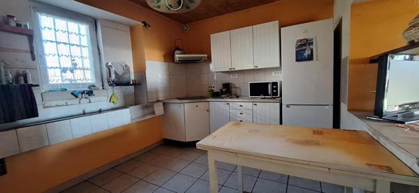 Corps de ferme – 3,4 ha – Vue vallée – Maison + 600 m² dépendances