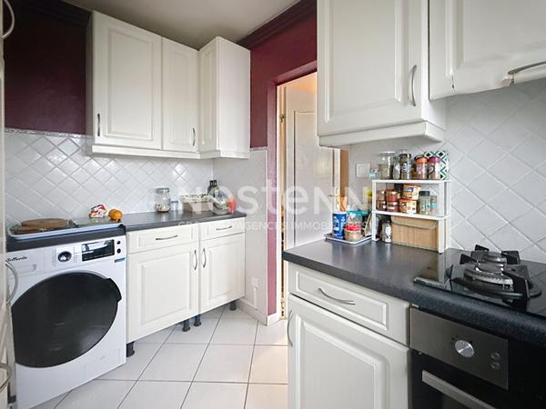 Appartement 4 pièces 2 chambres avec cave et parking - 69500 BRON