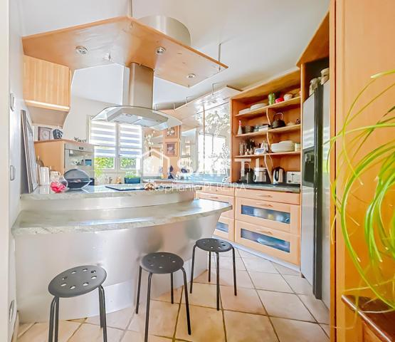 Maison non mitoyenne : 5 chambres, séjour de 48 m²