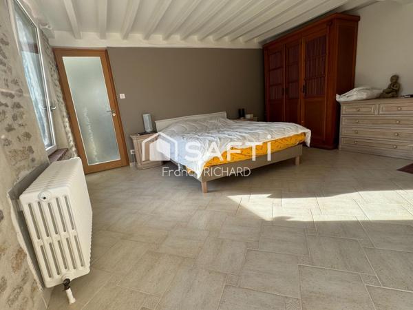 Grande maison de charme rénovée – 278 m² habitables – Terrain de plus d’1 hectare