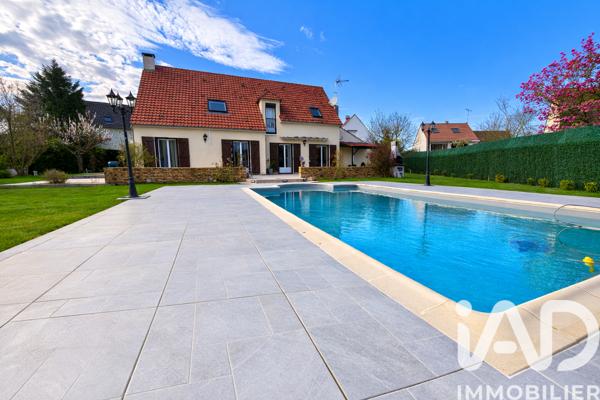 Maison à vendre 7 pièces 222 m² Saint-Fargeau-Ponthierry