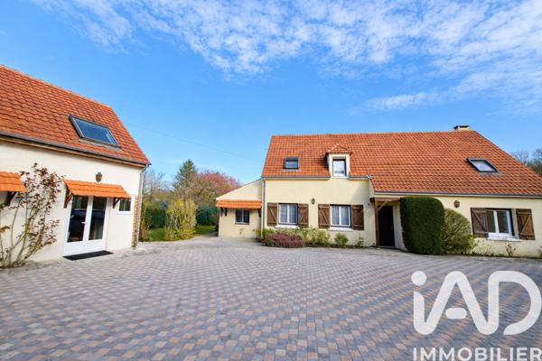 Maison à vendre 7 pièces 222 m² Saint-Fargeau-Ponthierry