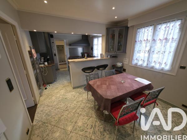 Maison à vendre 7 pièces 222 m² Saint-Fargeau-Ponthierry