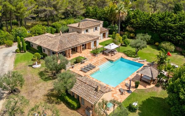 Maison à vendre    7 pièces • 278 m2 Mouans-Sartoux