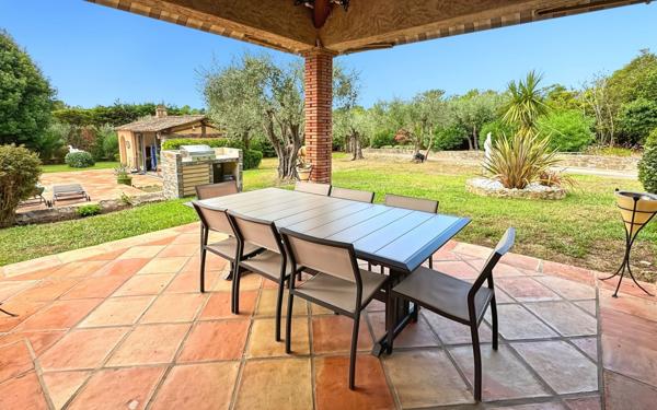 Maison à vendre    7 pièces • 278 m2 Mouans-Sartoux