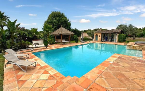 Maison à vendre    7 pièces • 278 m2 Mouans-Sartoux