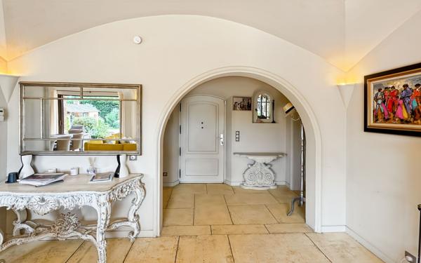 Maison à vendre    7 pièces • 278 m2 Mouans-Sartoux