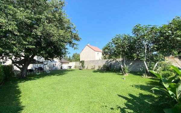 Maison à vendre    6 pièces •  Saint-Just