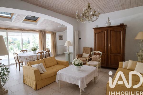 Maison à vendre 5 pièces 146 m² Nîmes