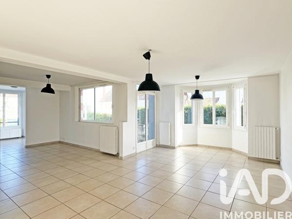 Maison à vendre 6 pièces 138 m² Moret-Loing-et-Orvanne