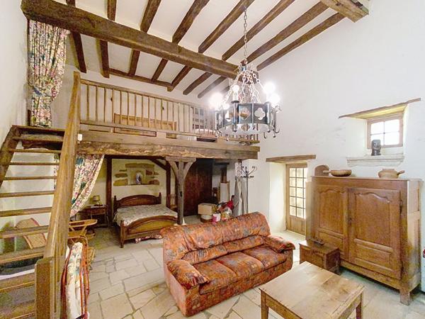 Ensemble immobilier dans le bourg de Martigné Briand