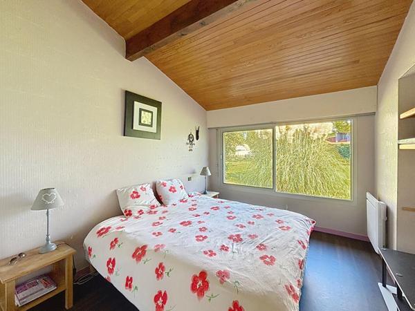 Villa 4 chambres plain-pied sur grand terrain divisible, piscine, tennis