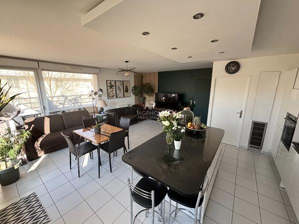 Appartement Saint Ouen L Aumone 5 pièce(s) 83.40 m2 - Dernier étage avec terrasse de 52m² 409 000 € ** - Référence 11201