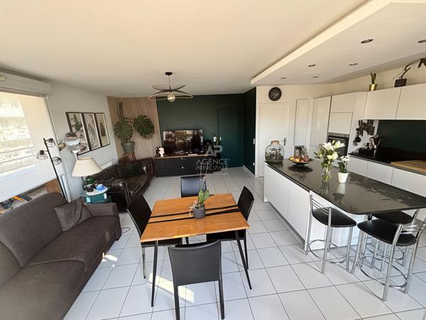 Appartement Saint Ouen L Aumone 5 pièce(s) 83.40 m2 - Dernier étage avec terrasse de 52m² 409 000 € ** - Référence 11201