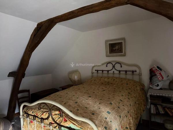 Vente                                                      Maison de village
                        
                     6 pièces                      108 m2                     à Villedieu-le-Château
