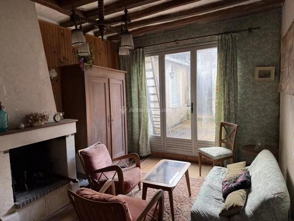 Vente                                                      Maison de village
                        
                     6 pièces                      108 m2                     à Villedieu-le-Château