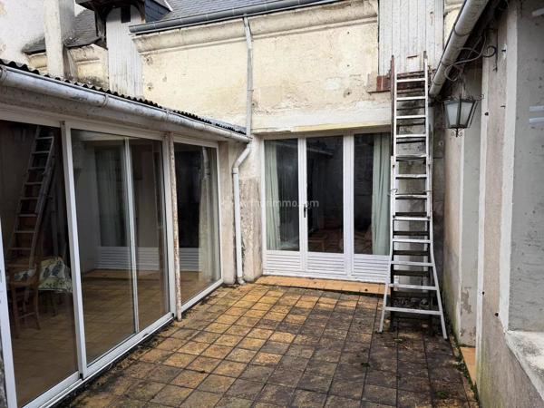 Vente                                                      Maison de village
                        
                     6 pièces                      108 m2                     à Villedieu-le-Château