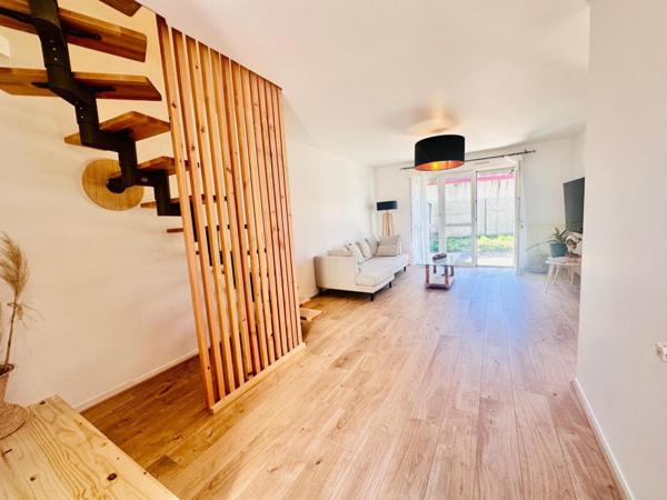 Centre ville, garage, jardin.