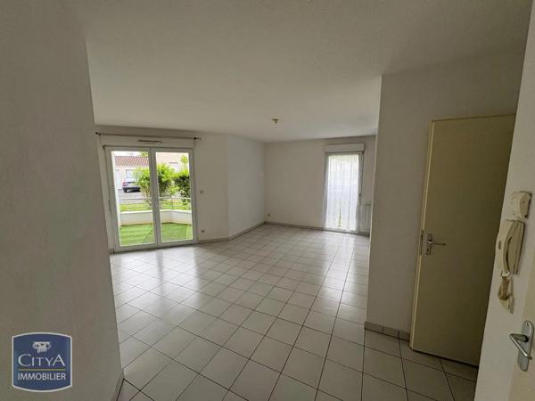 Appartement à louer 2 pièces 49.15m² Gond-Pontouvre (16160)