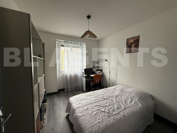 PLAIN-PIED SUR SOUS-SOL DANS QUARTIER RECHERCHE