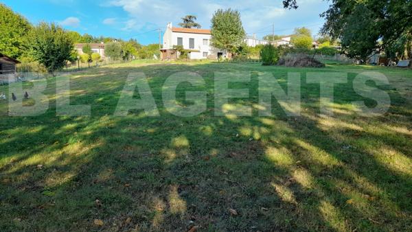 PLAIN-PIED SUR SOUS-SOL DANS QUARTIER RECHERCHE