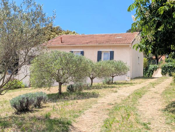 Cuges-les-Pins (13780) Maison plain pied, 4 pièces avec un grand jardin et un garage