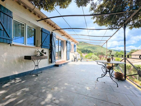 Cuges-les-Pins (13780) Maison plain pied, 4 pièces avec un grand jardin et un garage