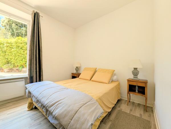 Cuges-les-Pins (13780) Maison plain pied, 4 pièces avec un grand jardin et un garage