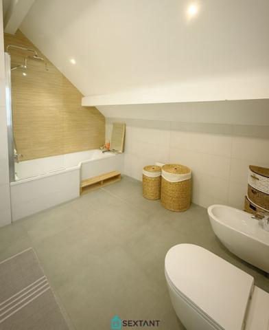 Villa 5 pièces 154 m² -01170 Ségny-