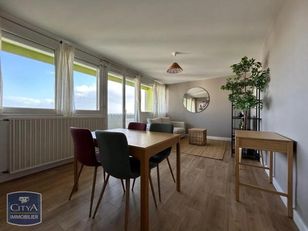 Appartement à louer 3 pièces 63.8m² Poitiers (86000)