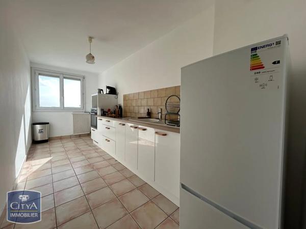 Appartement à louer 3 pièces 63.8m² Poitiers (86000)