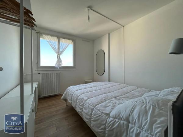 Appartement à louer 3 pièces 63.8m² Poitiers (86000)