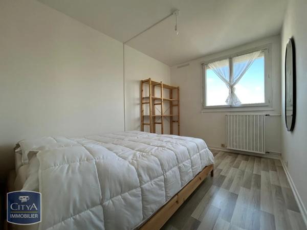 Appartement à louer 3 pièces 63.8m² Poitiers (86000)