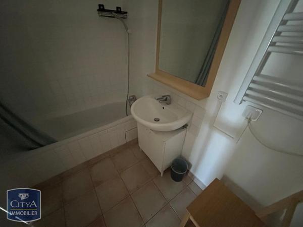 Appartement à louer 3 pièces 63.8m² Poitiers (86000)