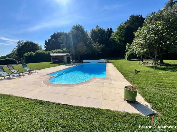 Propriété avec piscine secteur Laval SUD