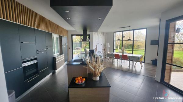 Propriété avec piscine secteur Laval SUD