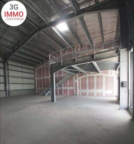 Location / Local Commercial à Les Abymes (97139)