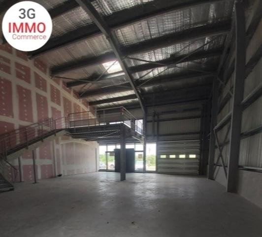 Location / Local Commercial à Les Abymes (97139)