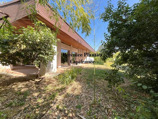 VÉTRAZ-MONTOUX – VILLA D’ARCHITECTE À RÉNOVER SUR GRANDE PARCELLE DIVISIBLE