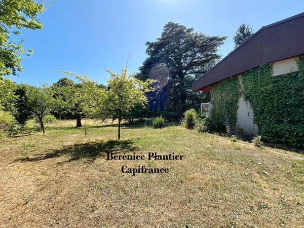 VÉTRAZ-MONTOUX – VILLA D’ARCHITECTE À RÉNOVER SUR GRANDE PARCELLE DIVISIBLE