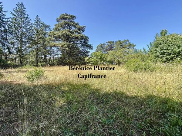 VÉTRAZ-MONTOUX – VILLA D’ARCHITECTE À RÉNOVER SUR GRANDE PARCELLE DIVISIBLE