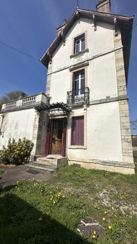 Propriete
                                                                                                                                                                                                                                                                                                                        7 pièce(s)                                                                                                                                                                                                          5 chambre(s)                                                                                                                                                                                                          217  m²