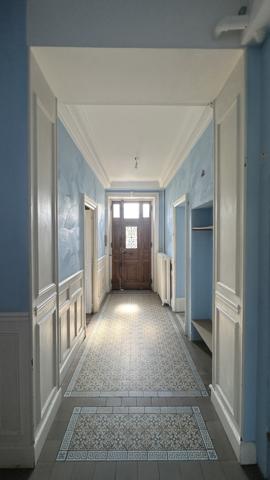 Propriete
                                                                                                                                                                                                                                                                                                                        7 pièce(s)                                                                                                                                                                                                          5 chambre(s)                                                                                                                                                                                                          217  m²