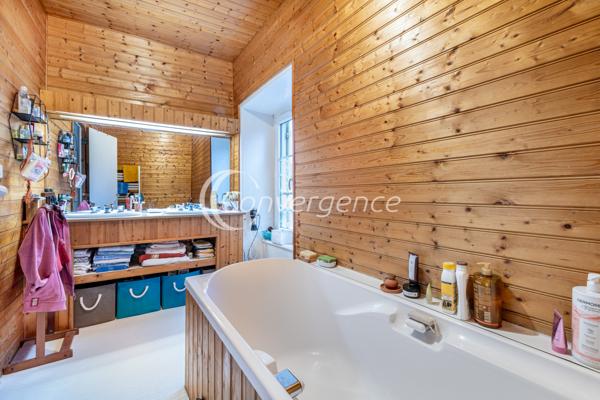 Maison
                                                                                                                                                                                                                                                                                                                        7 pièce(s)                                                                                                                                                                                                          4 chambre(s)                                                                                                                                                                                                          135  m²
