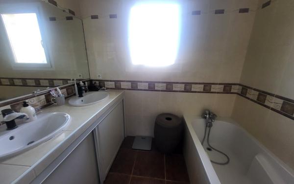 Maison à vendre    5 pièces •  Bascons