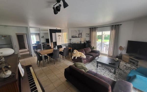 Maison à vendre    5 pièces •  Bascons