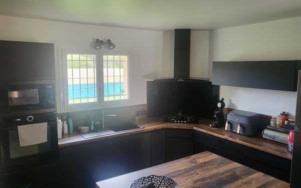 Maison à vendre    5 pièces •  Bascons