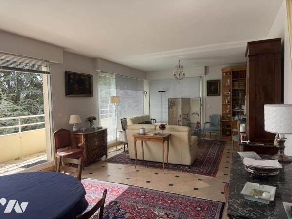 CAEN - Jardin des Plantes - T5 - 2 chambres poss 3 - Balcon - 2 Garages.